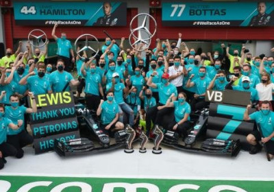 Mercedes-AMG_PETRONAS_7_times