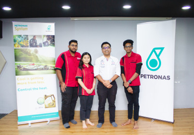 SHAPING INDUSTRY-READY GRADUATES SERIES BY PETRONAS TRACKSIDE FLUID ENGINEER INSPIRES AUTOMOTIVE STUDENTS 